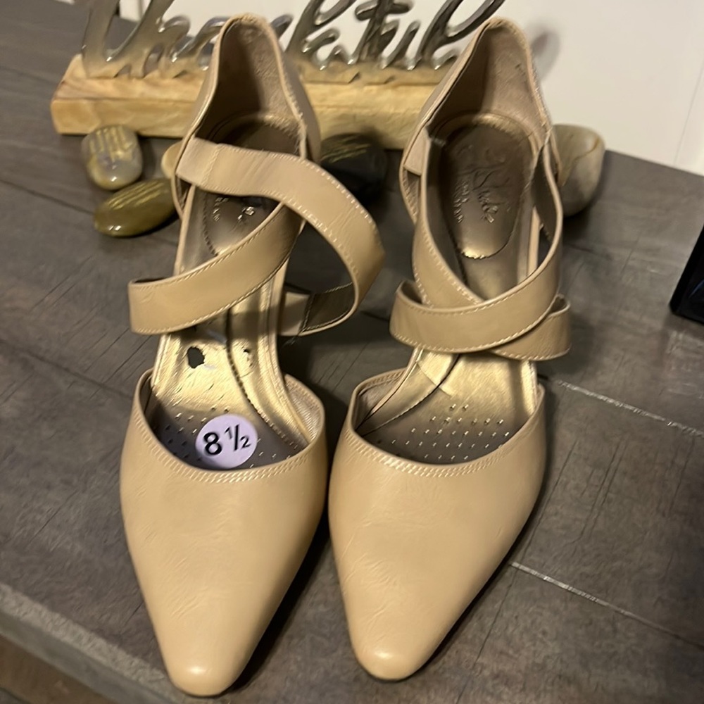 Dress shoes